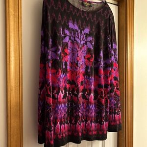 Size 1X plus Bob Mackie colorful art knit like stretchable top.